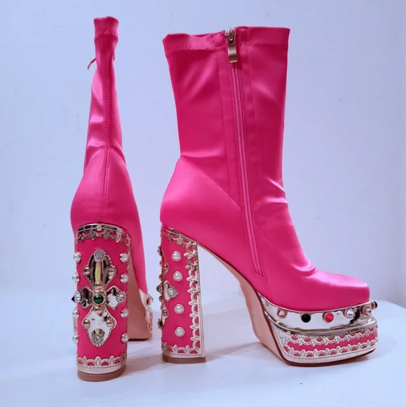 SALE🎁NIB🎁FREE GIFT INCLUDED🎁NWT Bootie Platform High Heels Gemstones Embell - Picture 1 of 6
